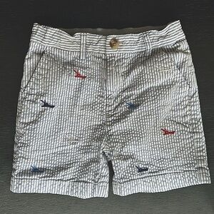 Vineyard Vines boy shorts size 4T